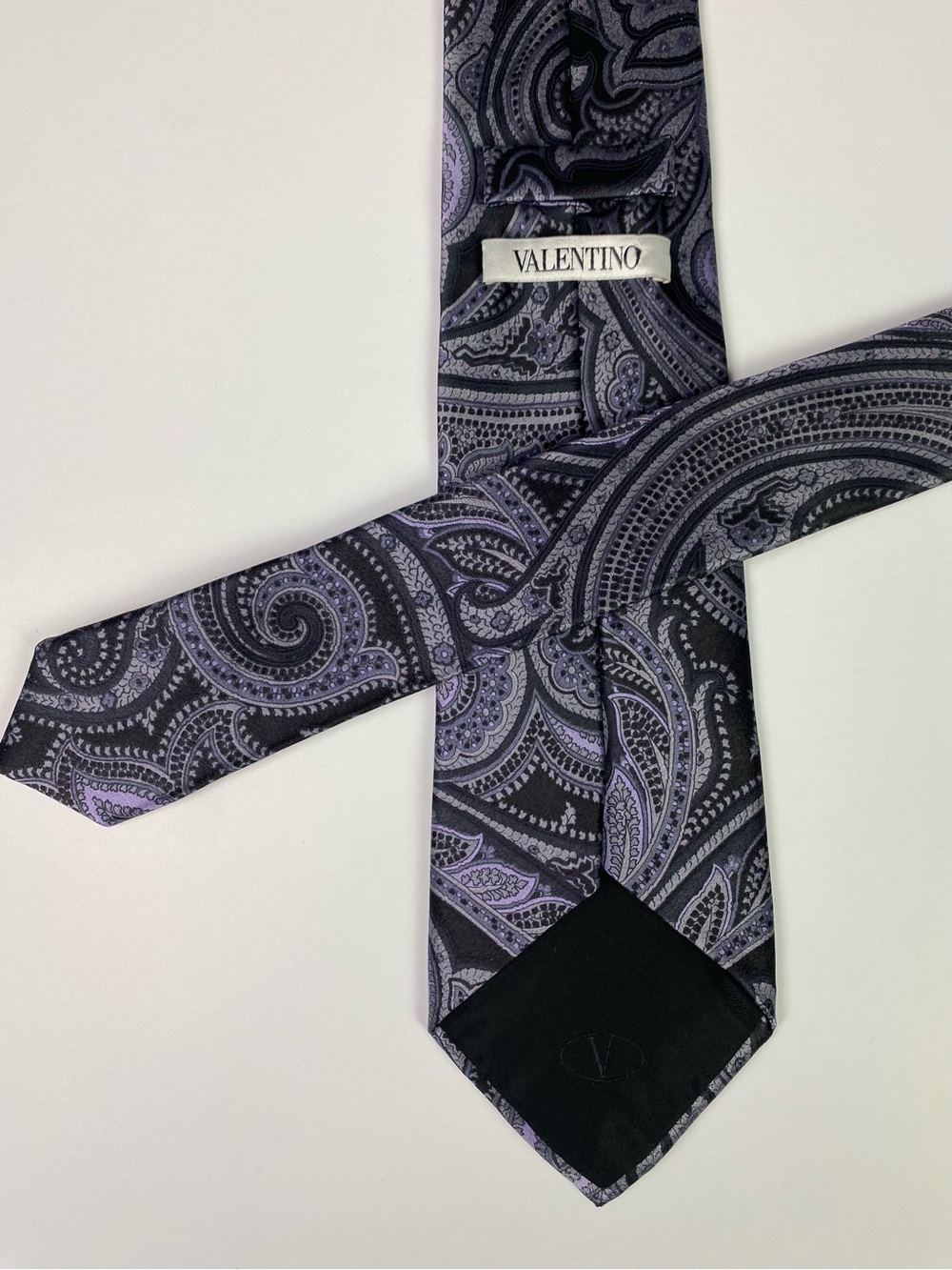 Valentino Necktie Tie Mens Black Silver Purple Paisley Silk Designer Italy - Picture 3 of 5